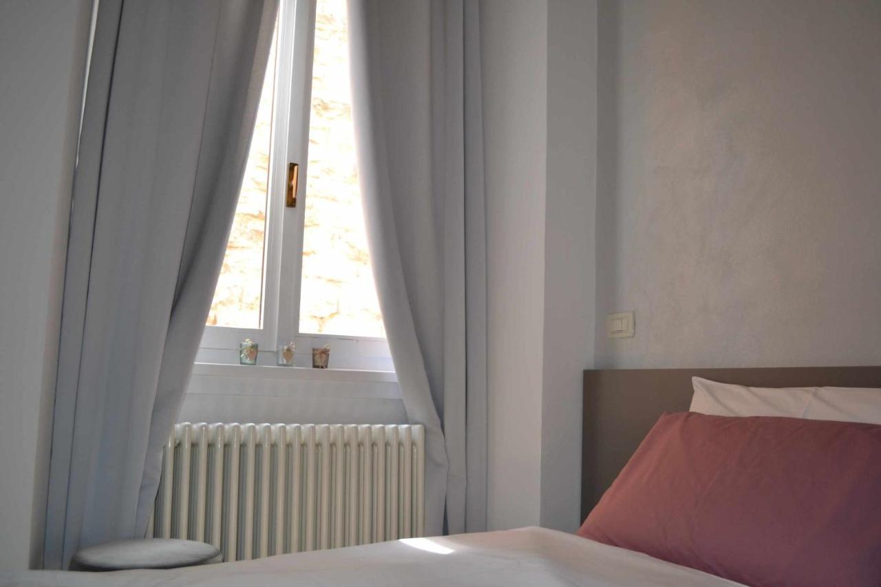 Lantica Torre Apartamento Riva del Garda Exterior foto